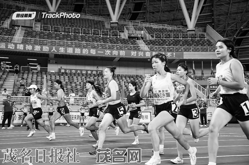 更快, 该校坚持, 更高