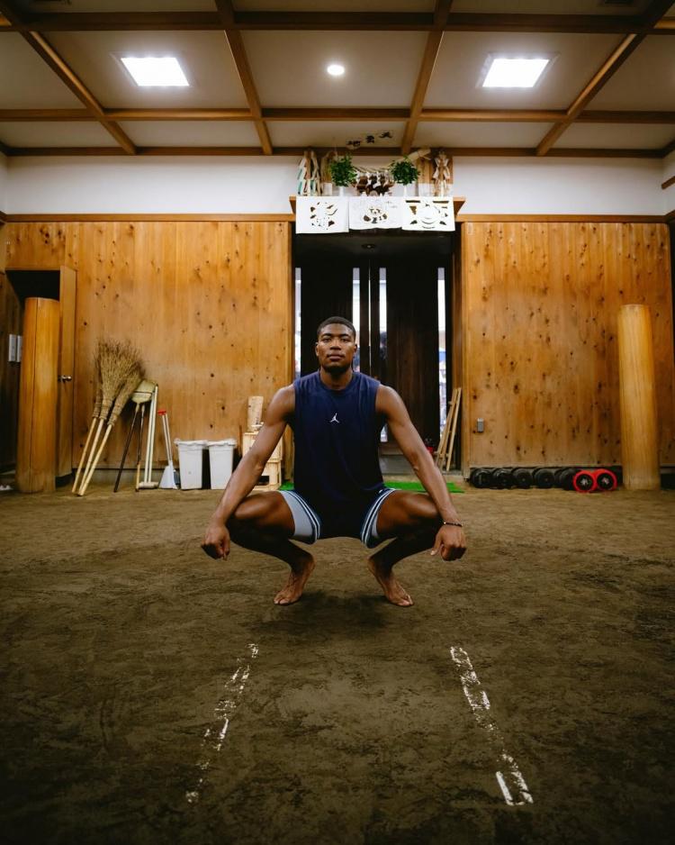 八村塁环球, 运动的照片