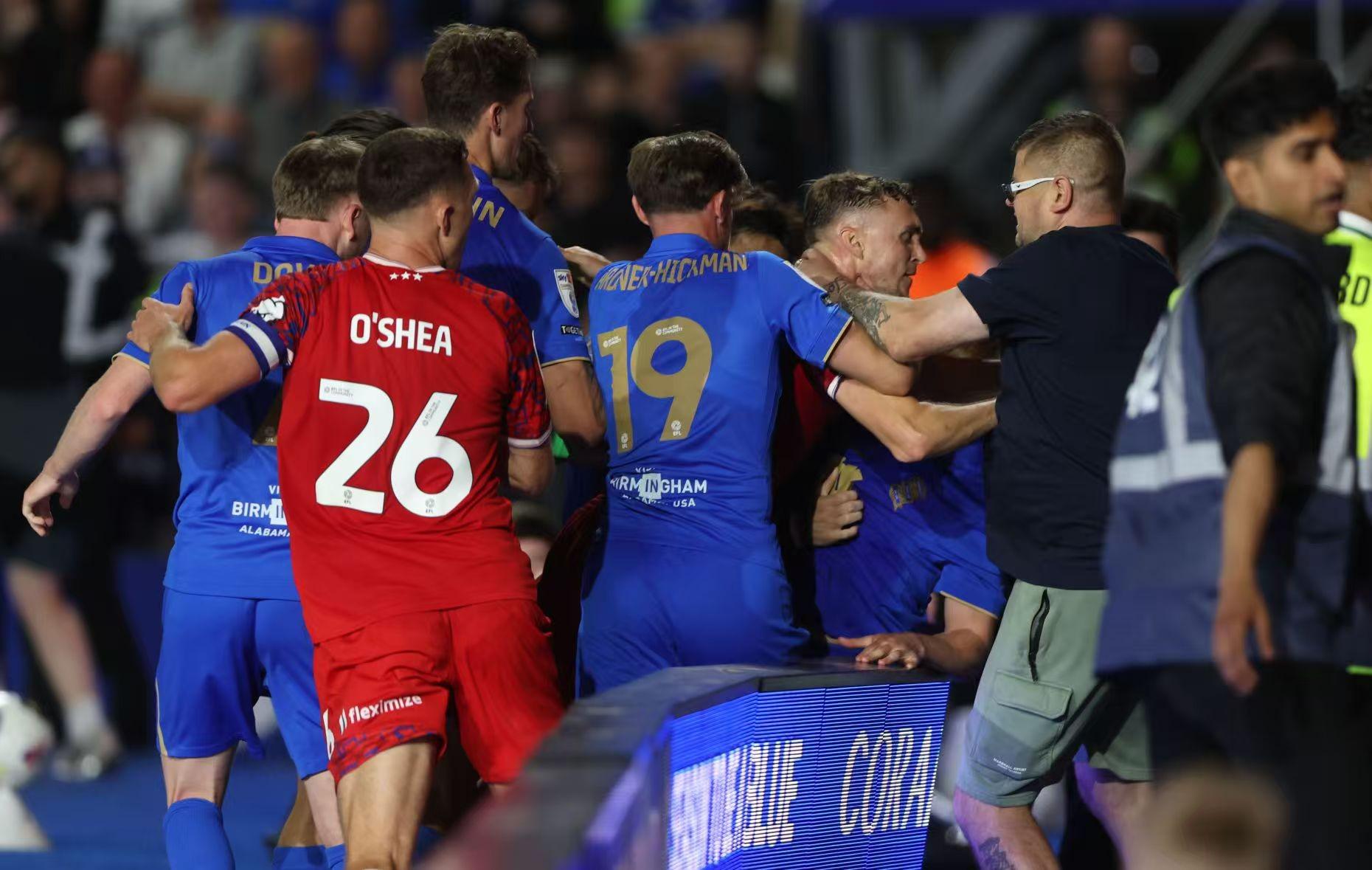 这位后防中, 伊普斯维奇, 确认