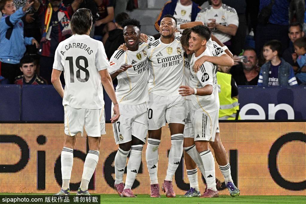 stron, 榜上, 在巴萨主场